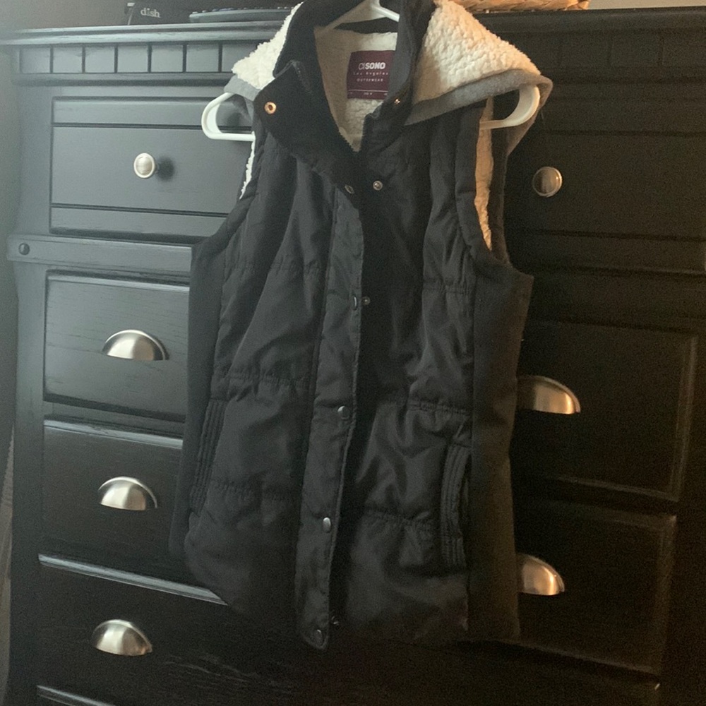 Women’s vest with hood attached